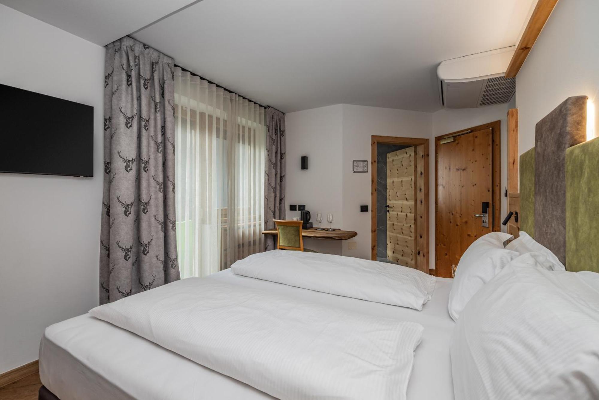Hotel Ravelli Luxury Spa Mezzana  Exterior foto